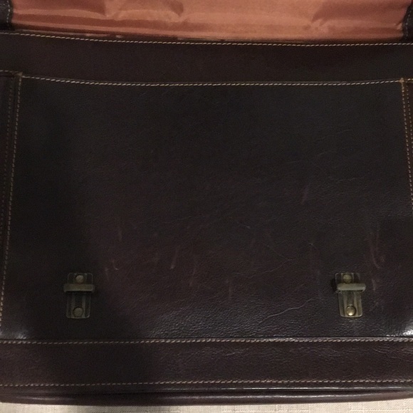 Wilson’s Leather Dark Rugged Expandable Briefcase - Picture 10 of 16